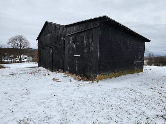 5th image of 361 Phillips Ln
