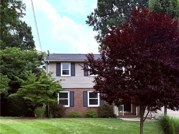 6 Centennial Dr, Poland, OH 44514