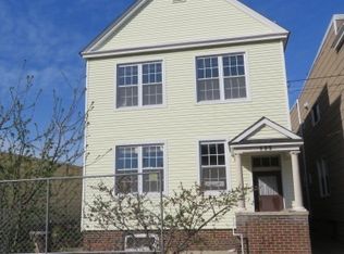 135 W 5th St, Bayonne, NJ 07002