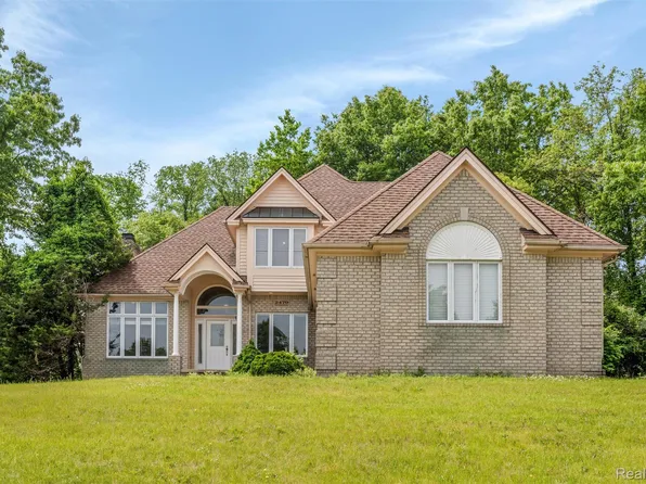 2479 Waterfront Dr, Brighton, MI 48114