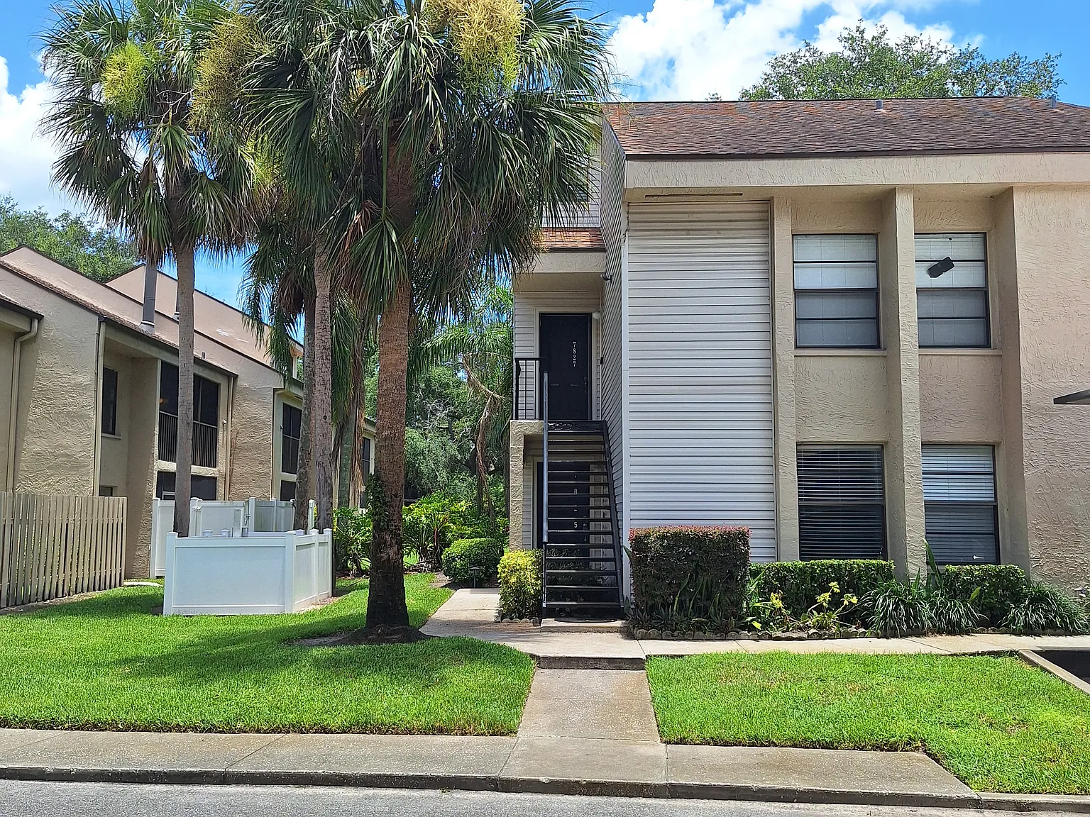 2 bed, 1123 sqft, $1,995 — Photo 2