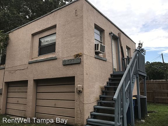 3rd image of 629 Woodlawn St #A