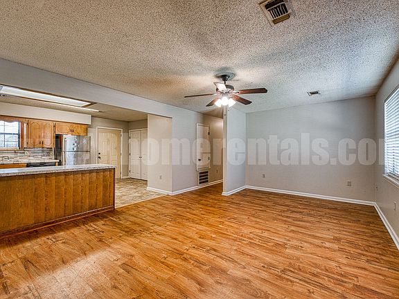 4th image of 108 S Mitchell St #A