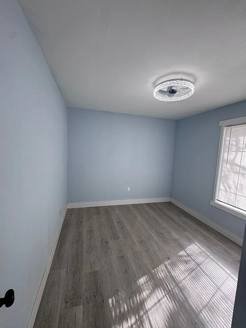 Newly remodeled 3BR 2BR — Photo 2