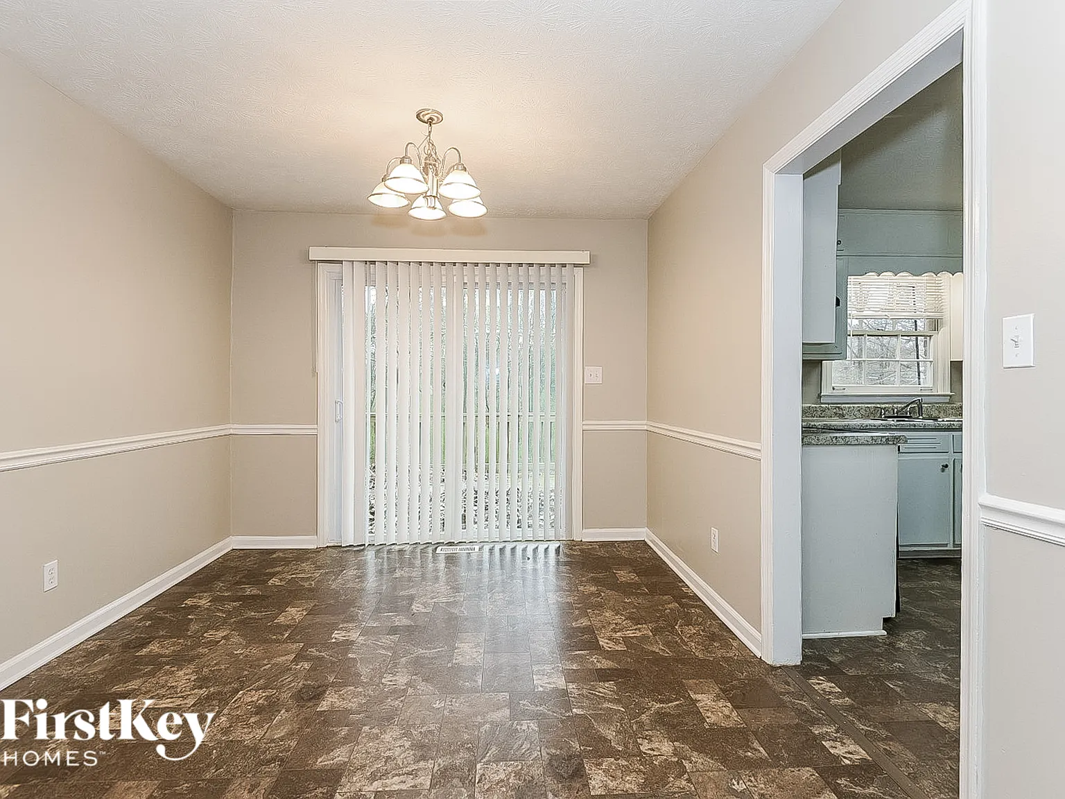 4 bed, 2.0 bath, 1964 sqft, $2,105 — Photo 3