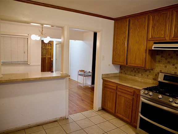 5th image of 10126 Fleming Dr