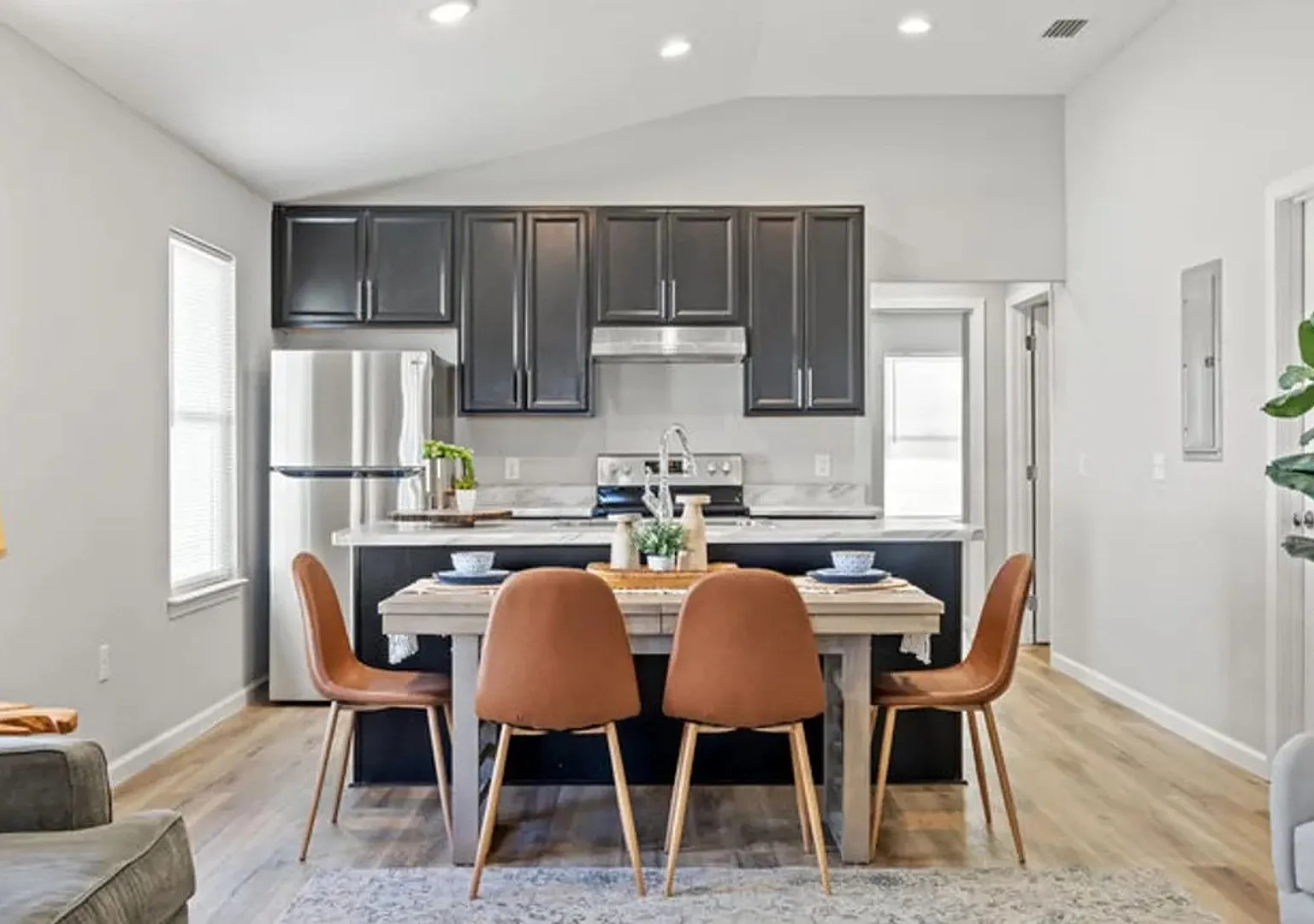 3B/2Bth MultiplexHome — Photo 1