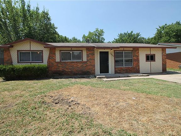 2nd image of 1602 E Lovers Ln
