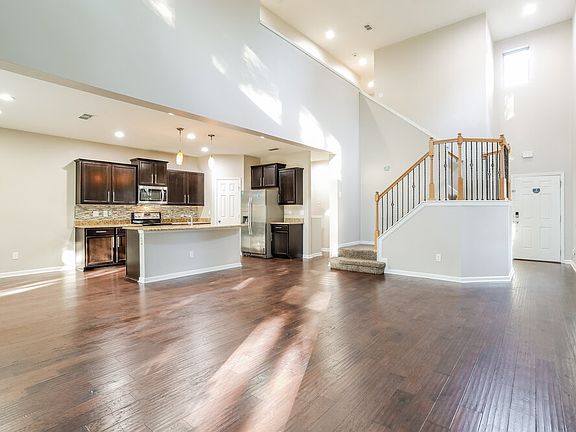 5th image of 529 Drysdale Dr