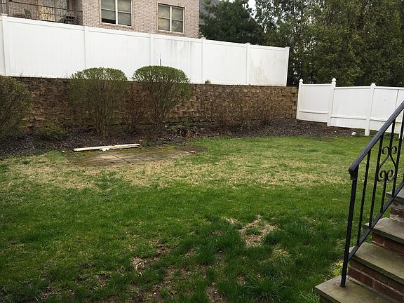 3rd image of 84 Rossiter Ave #2