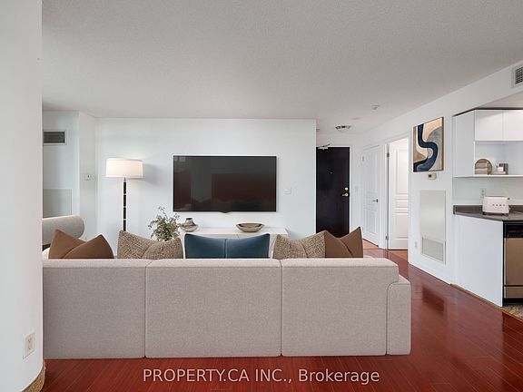 3rd image of 18 Yonge St #2011