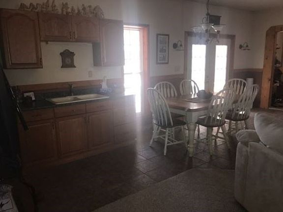 5th image of 388 SW Elder Ln