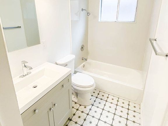 4th image of 1722 G St #9