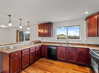 127 Oak Ridge Cir #104, Oak Creek, CO 80467