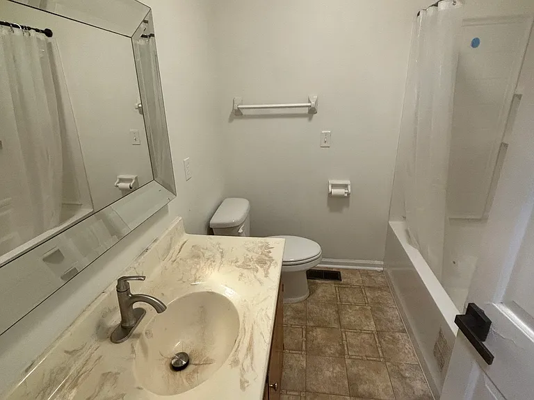 429 South Blvd — Photo 13