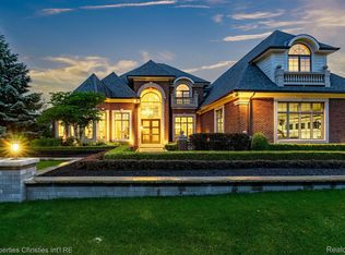 21127 Maybury Park Dr, Northville, MI 48167