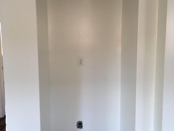 2nd image of 423 E 108th St