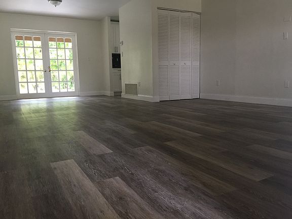 Entrance- family & Dining