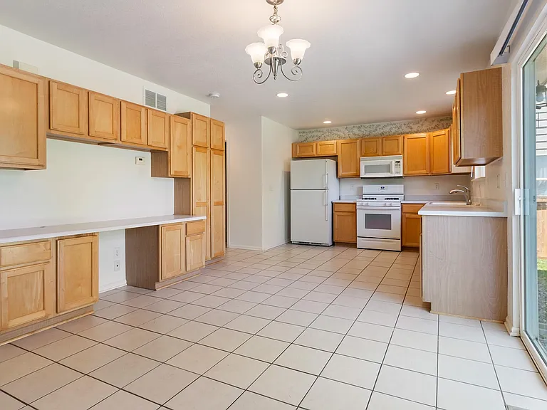 1862 Twin Lakes Cir — Photo 7