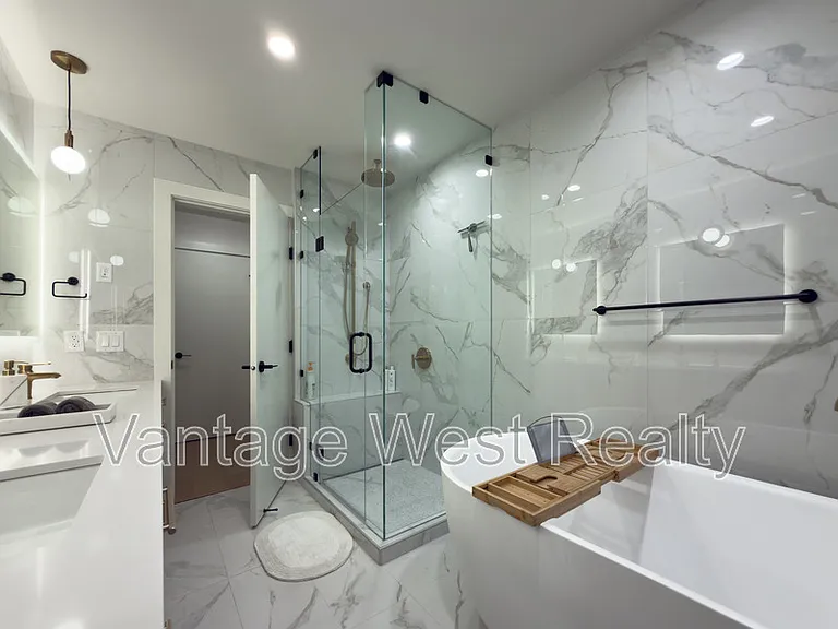 3800 Capozzi Rd #806 — Photo 8