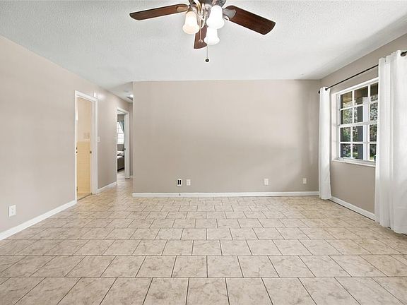 4th image of 723 SE 30TH AVENUE