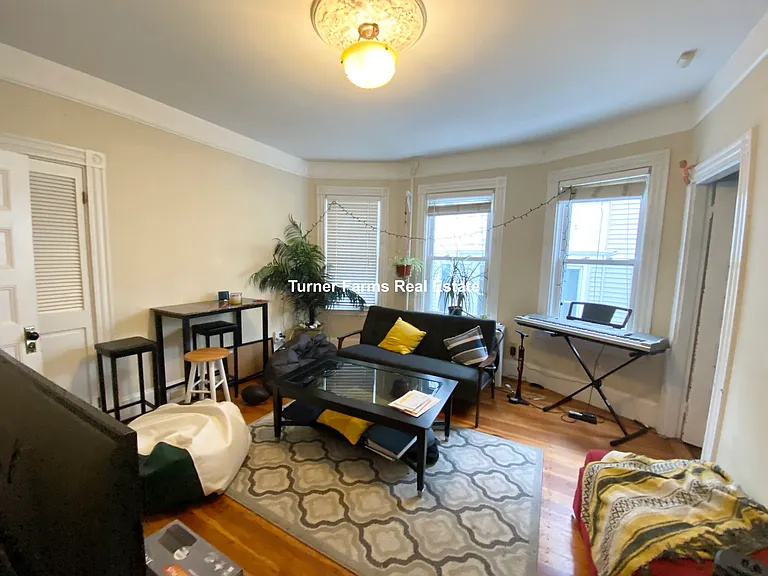 12 Oswald St #2A — Photo 8