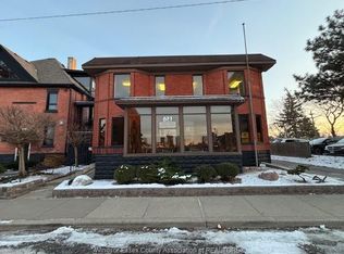 631 Pitt St W, Windsor, ON N9A 5M5