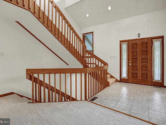 4th image of 1112 Riverview Dr