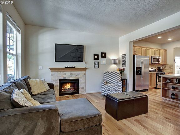 5th image of 339 NE 105th Ave