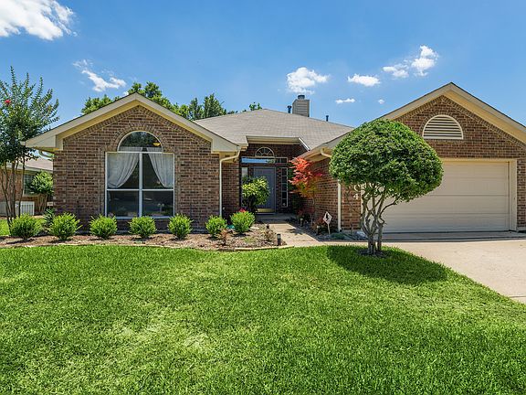 2nd image of 4904 Justin Dr