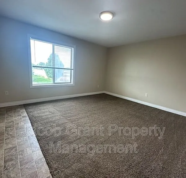 245 Opal Ct #2E — Photo 11
