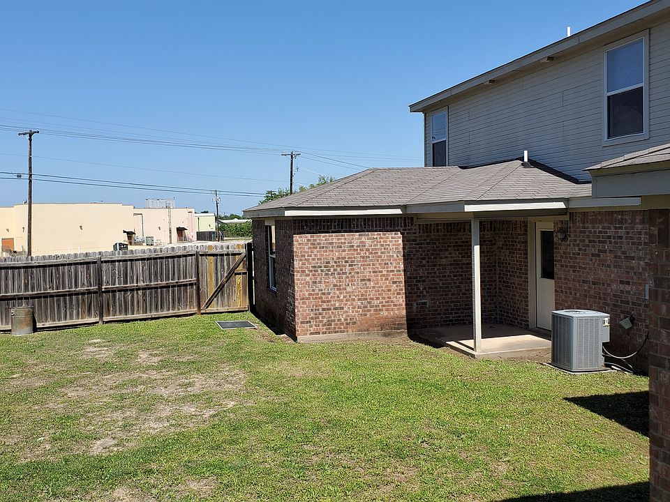 BACK YARD_05082020