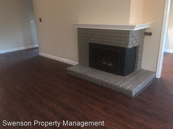 4th image of 597 Silver Lake Dr