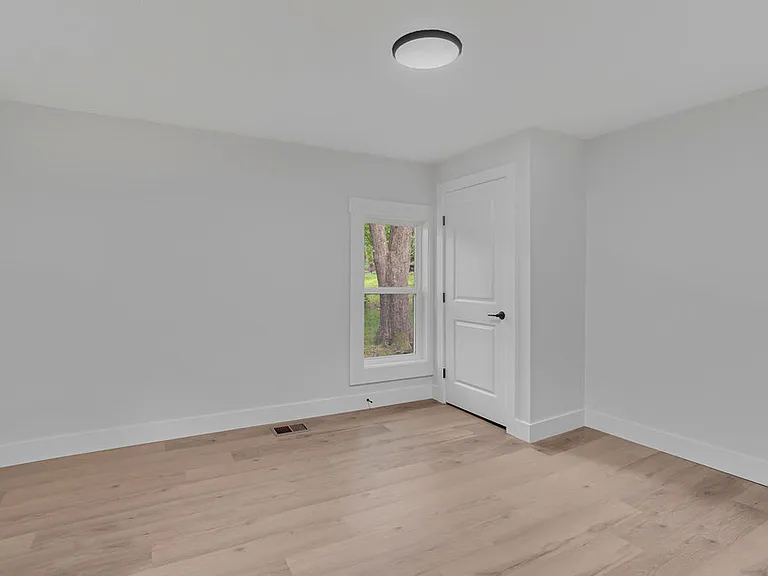 10 S Coulter Ave — Photo 10
