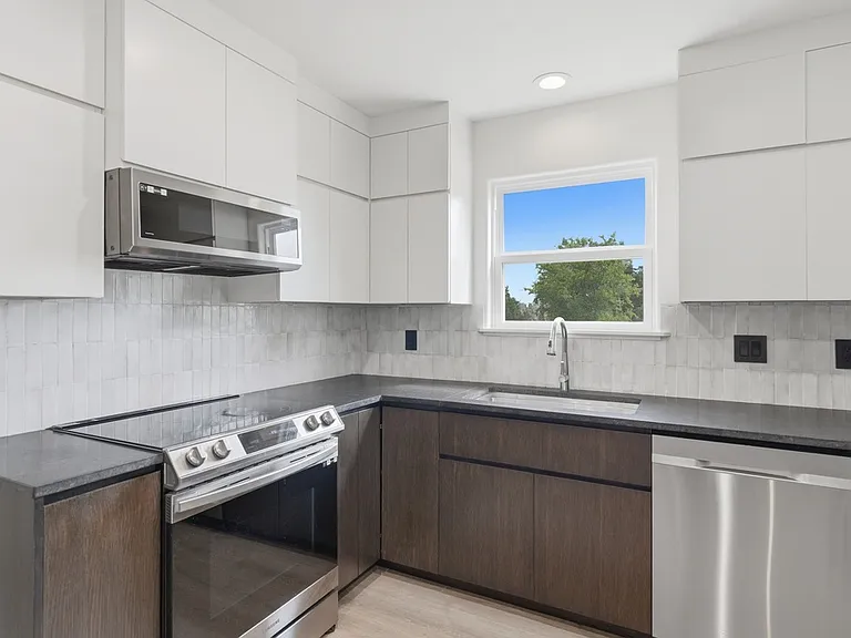 25429 Cove Dr — Photo 7
