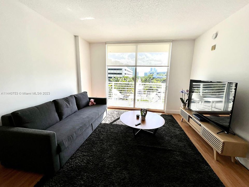 1st image of 18800 NE 29th Ave APT 510