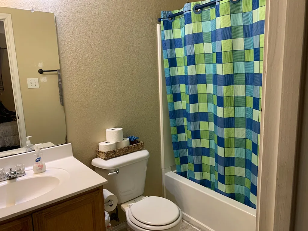 4 bed, 1326 sqft, $2,000 — Photo 2