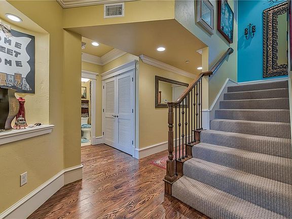 5th image of 209 N Geary Ave #29