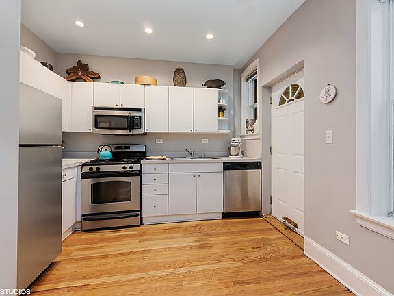 5th image of 2026 N Burling St APT 108