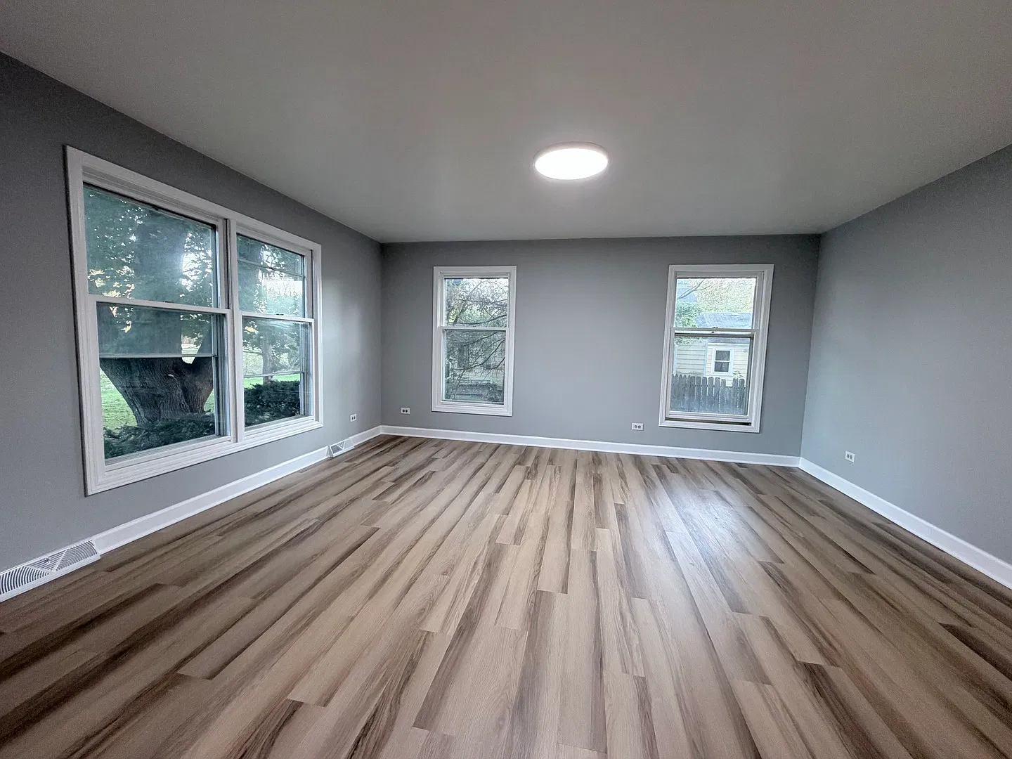 4 bed, 2.5 bath, 2446 sqft, $4,500 — Photo 3