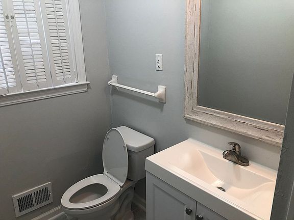 5th image of 7212 Donnington Dr