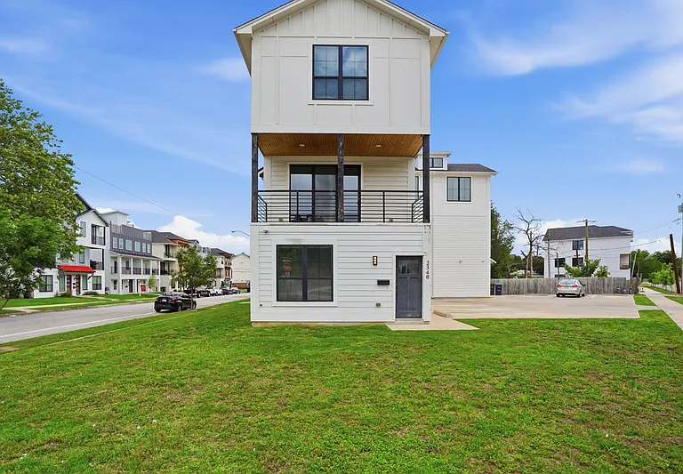 2340 Benbrook Dr — Photo 4