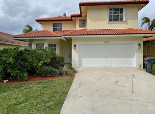 12219 Brisbane Ln, Wellington, FL 33414