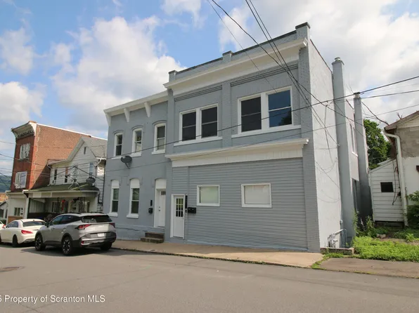 28 E Columbus Ave, Pittston, PA 18640