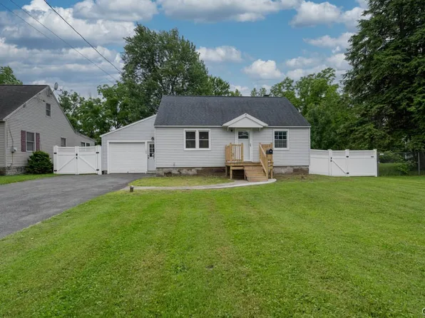 109 Lynhurst Ave, North Syracuse, NY 13212