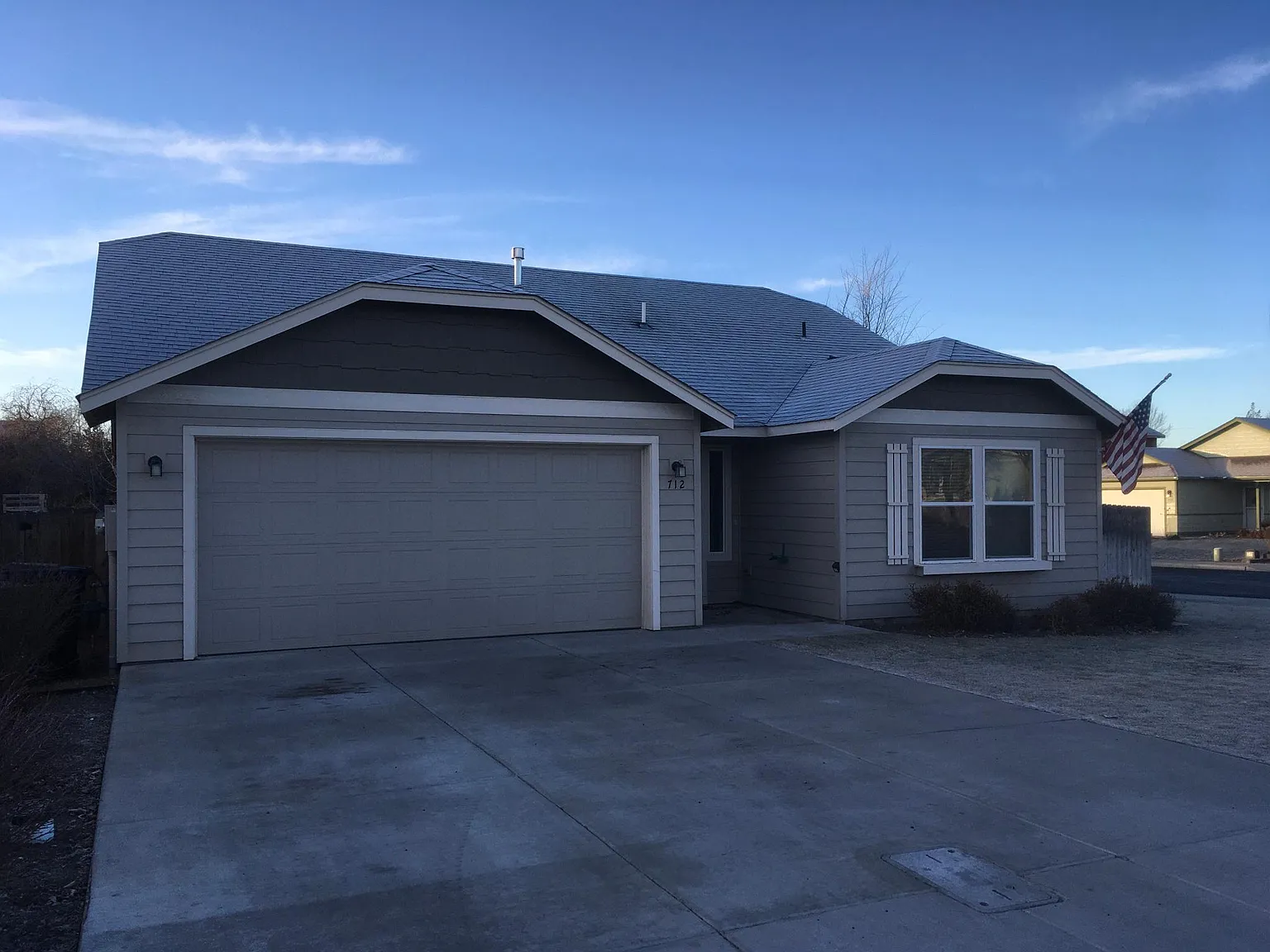 3 bed, 1408 sqft, $2,350 — Photo 1