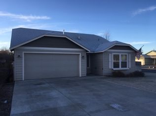 712 NE Redwood Ave, Redmond, OR