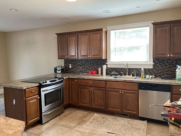 3rd image of 1158 Keyes Ave
