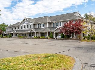 6 Parc Pl APT 4, Southampton, MA 01073
