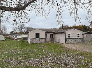 67848 Ottawa Dr, Sturgis, MI 49091